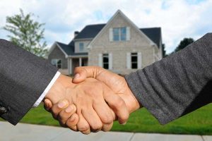 home-purchase-shaking-hands