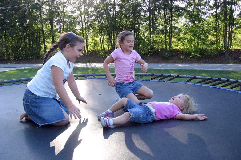 How To Stop Your Neighbor's Kids From Coming Over - Home Cadet
